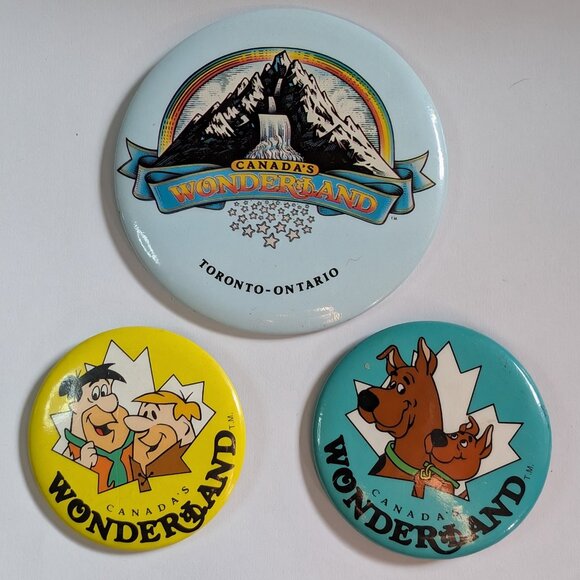 CANADA'S WONDERLAND BUTTON LOT OF 3 PINBACKS TORONTO CANADA VINTAGE FLINTSTONES - Picture 9 of 9